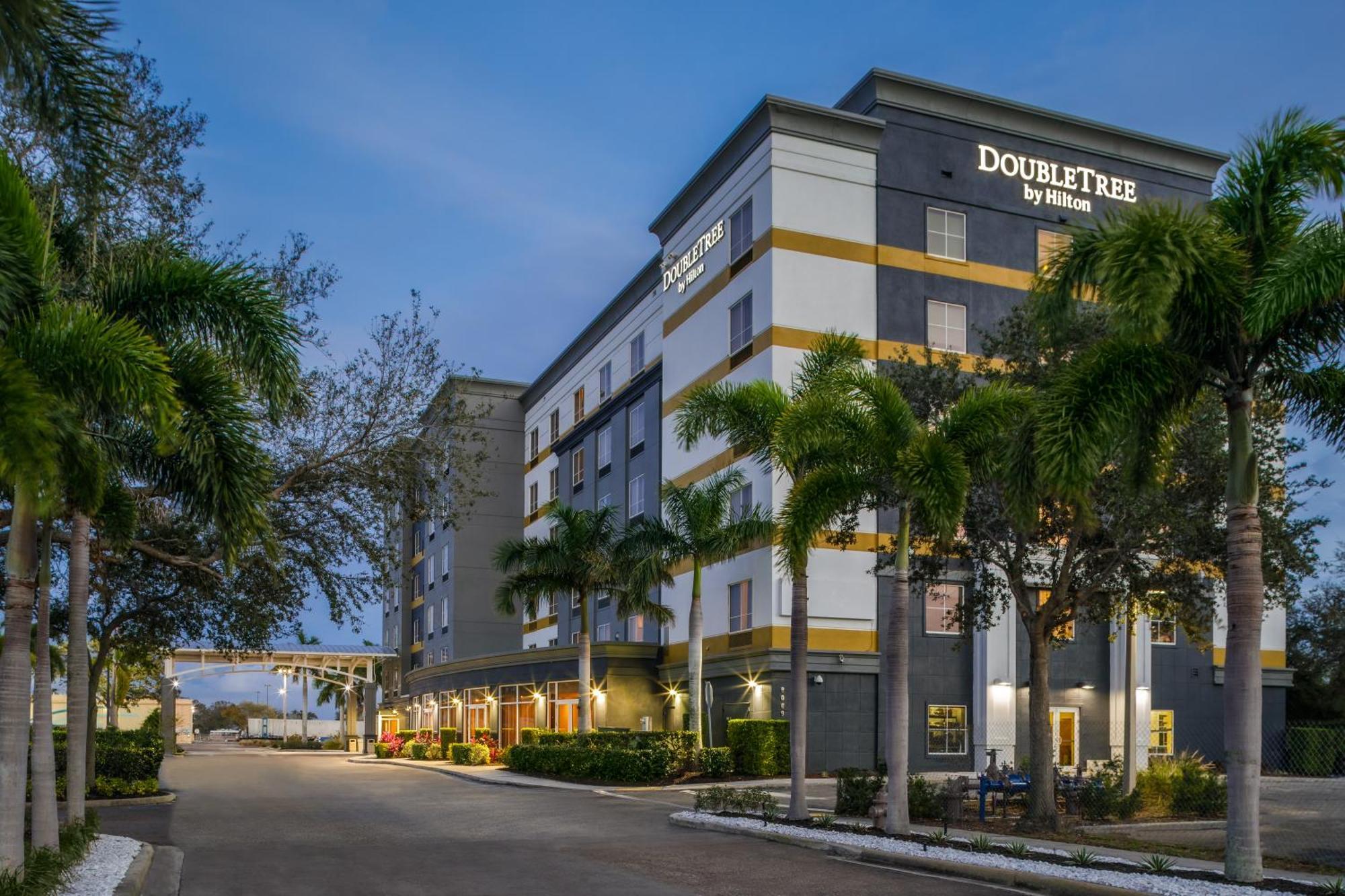 Doubletree By Hilton Sarasota Bradenton Airport Hotel Exterior foto